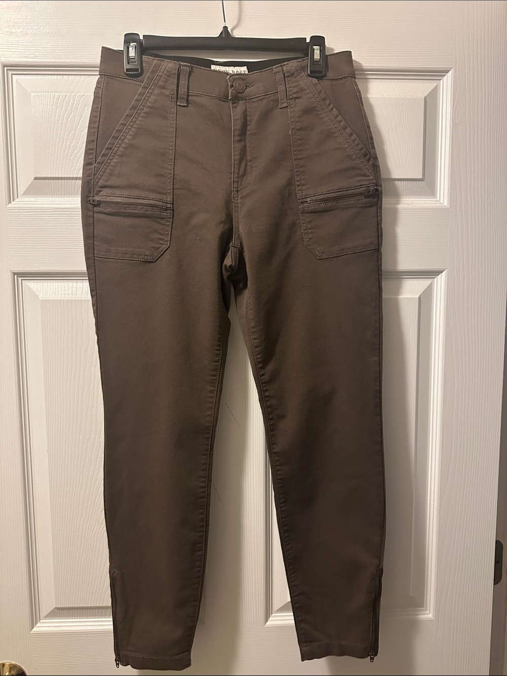 Women’s Knox Rose Cargo Pocket Pants - Size 8